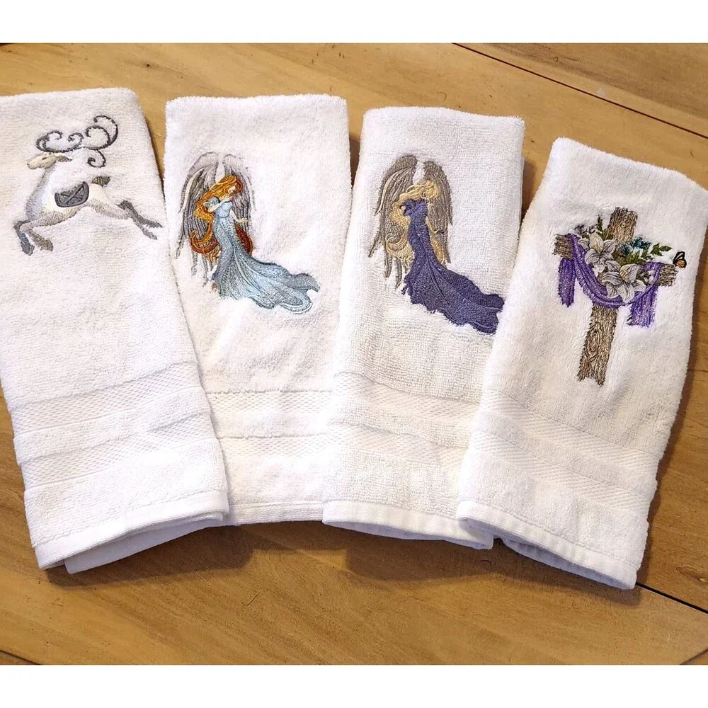 Vintage Christmas Hand Towels Set of 3 Applique Embroidered Holiday Guest Towels